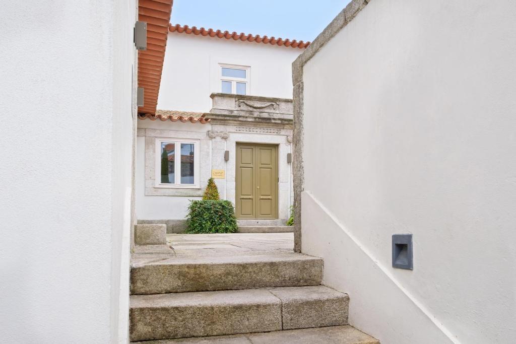 The manor house at Reframe Stay 1